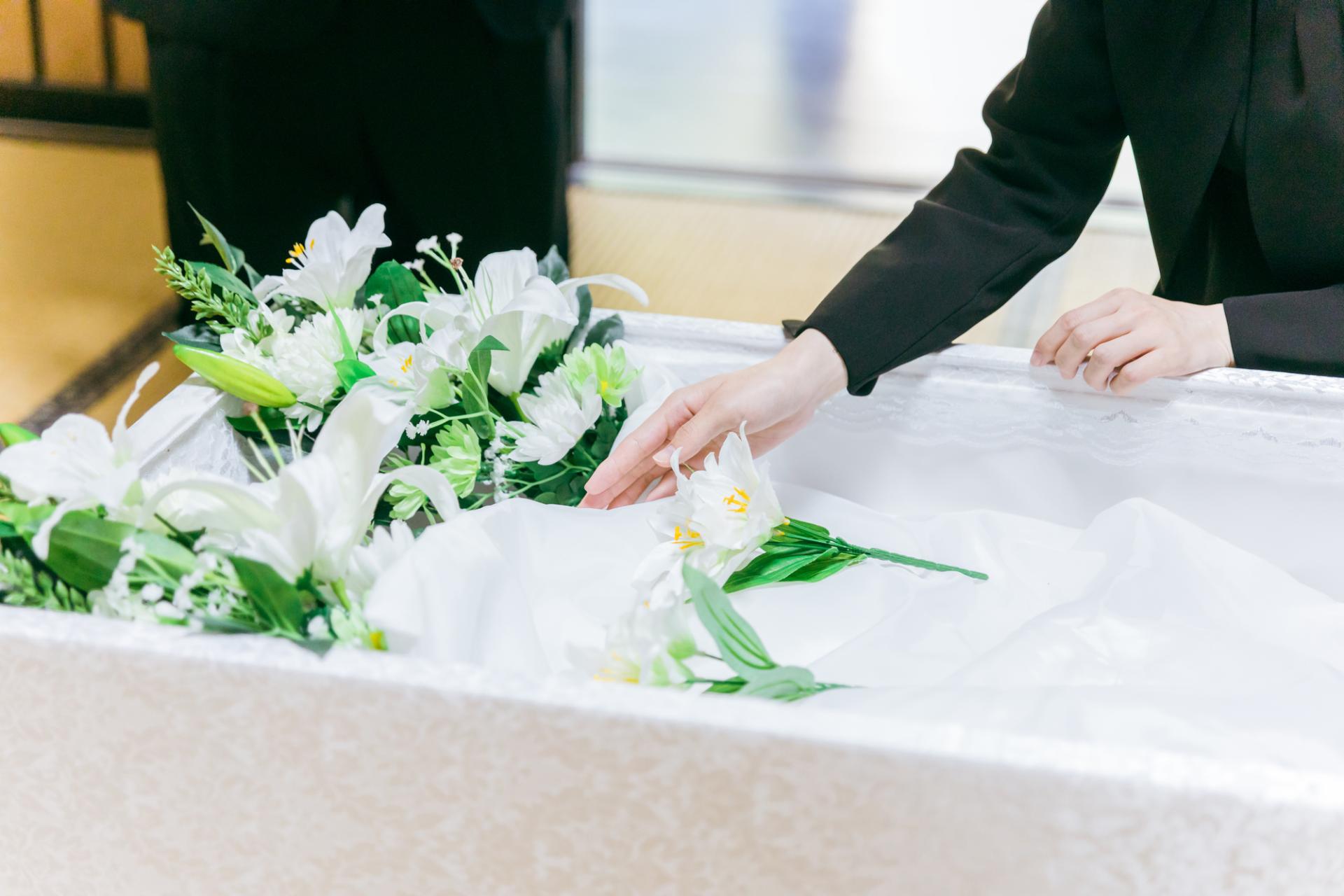 家族葬でも妥協しない納棺 | 埼玉の葬式なら葬儀ラボ
